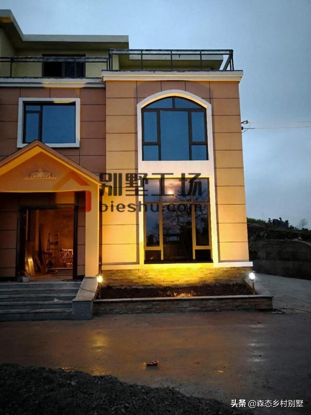 曬曬客戶(hù)新建的農(nóng)村三層小別墅及設(shè)計(jì)圖，造價(jià)40萬(wàn)能拿下嗎？