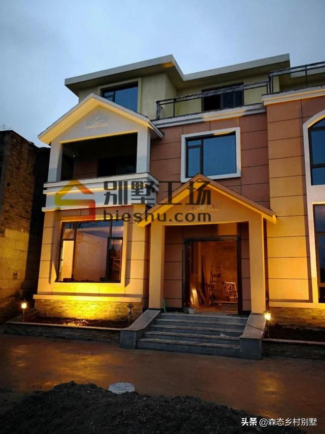 曬曬客戶(hù)新建的農(nóng)村三層小別墅及設(shè)計(jì)圖，造價(jià)40萬(wàn)能拿下嗎？
