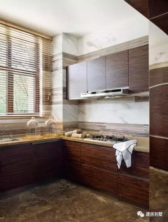 造價(jià)33萬左右寬7×18米農(nóng)村別墅設(shè)計(jì)圖，外觀是平屋頂戶型