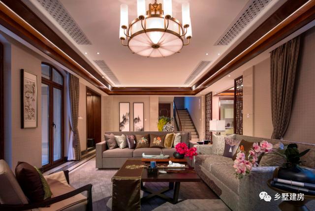 現(xiàn)代簡(jiǎn)約農(nóng)村別墅設(shè)計(jì)圖，建上這么一棟，不僅時(shí)尚美觀，而且?guī)资甓疾粫?huì)過(guò)時(shí)