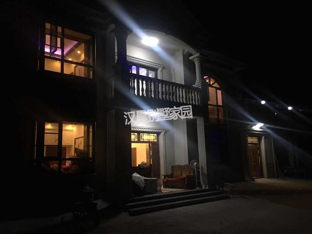 這棟實(shí)力派的農(nóng)村二層別墅占地206平，絕對(duì)會(huì)閃耀全村