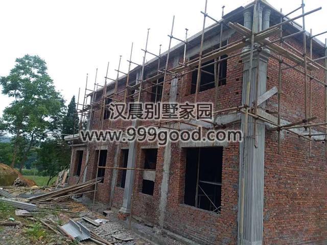 這棟實(shí)力派的農(nóng)村二層別墅占地206平，絕對(duì)會(huì)閃耀全村