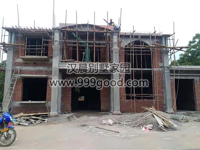 這棟實(shí)力派的農(nóng)村二層別墅占地206平，絕對(duì)會(huì)閃耀全村