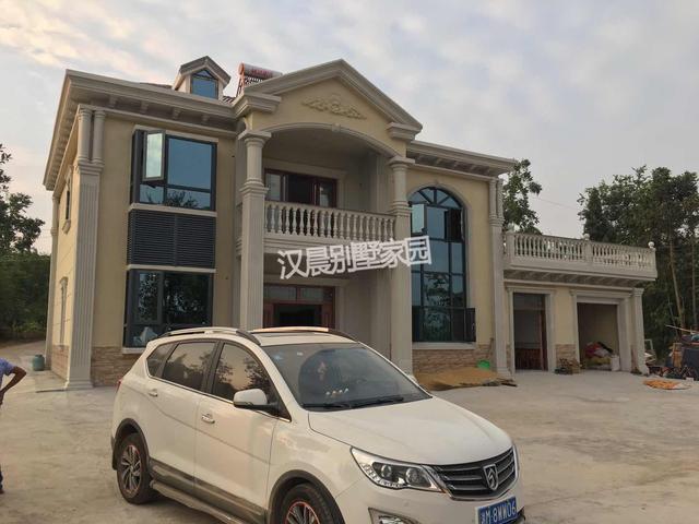 這棟實(shí)力派的農(nóng)村二層別墅占地206平，絕對(duì)會(huì)閃耀全村