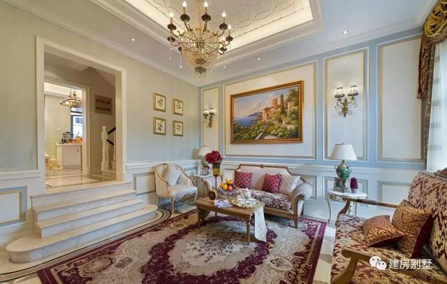 四開間設(shè)計(jì)的三層雙拼別墅設(shè)計(jì)圖，兩戶家庭都有各自的獨(dú)立生活區(qū)域，又能保持一定的聯(lián)系性