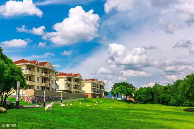 農(nóng)村自建二層別墅設(shè)計圖，5室1廳，內(nèi)部很寬敞，外觀很漂亮。回到農(nóng)村老家來居住養(yǎng)老，真的很不錯。