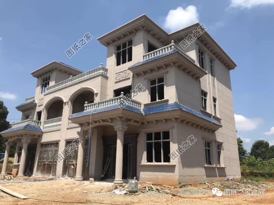 倆兄弟自建雙拼豪宅，大氣高端，主體只用50萬(wàn)左右！【建房實(shí)拍】