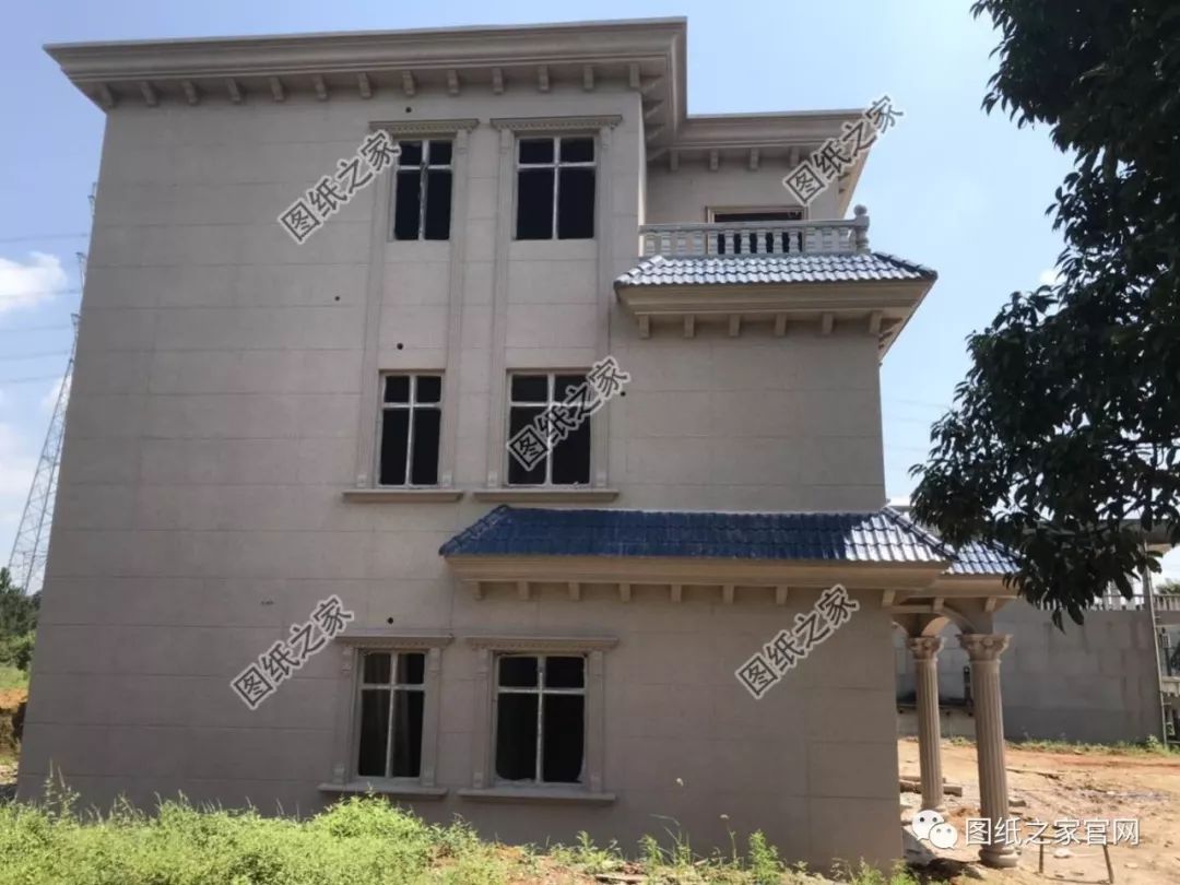 倆兄弟自建雙拼豪宅，大氣高端，主體只用50萬(wàn)左右！【建房實(shí)拍】