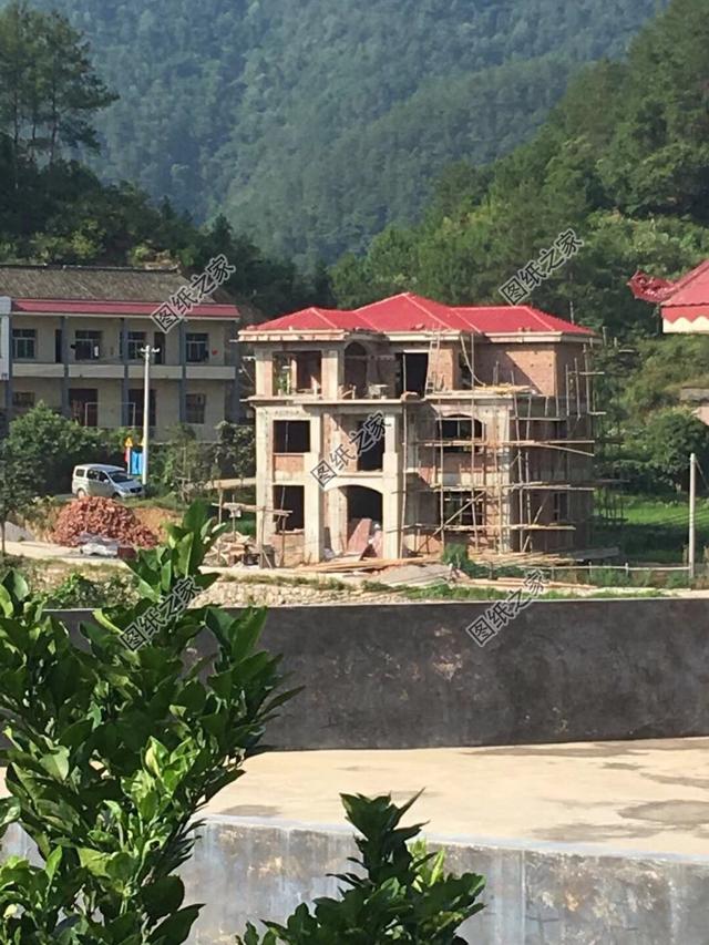 三層歐式豪宅完工實(shí)拍圖，有錢了我也要建一棟這樣的別墅