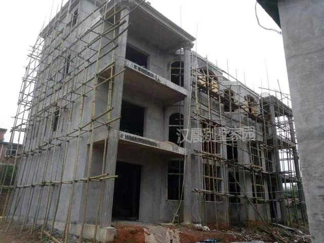 小宅地也可蓋雙拼，四層雙拼自建房這樣蓋起來怎么樣