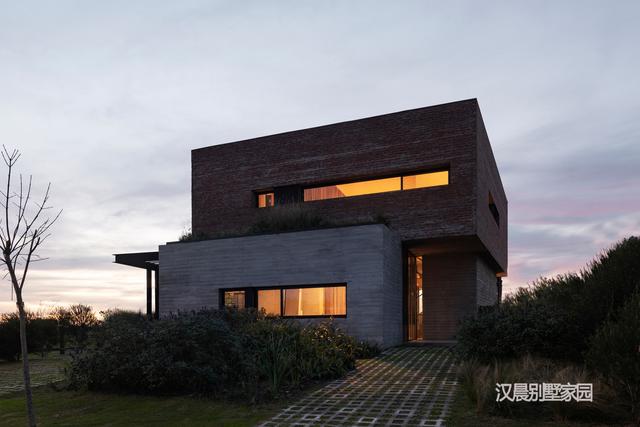 國外二層個(gè)性別墅效果圖，符合中國人的喜歡嗎