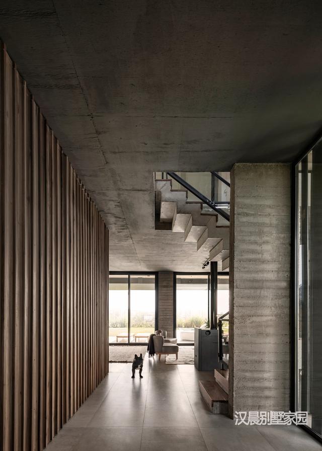 國外二層個(gè)性別墅效果圖，符合中國人的喜歡嗎