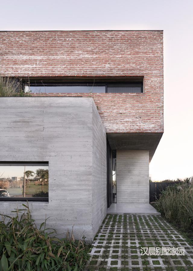 國外二層個(gè)性別墅效果圖，符合中國人的喜歡嗎