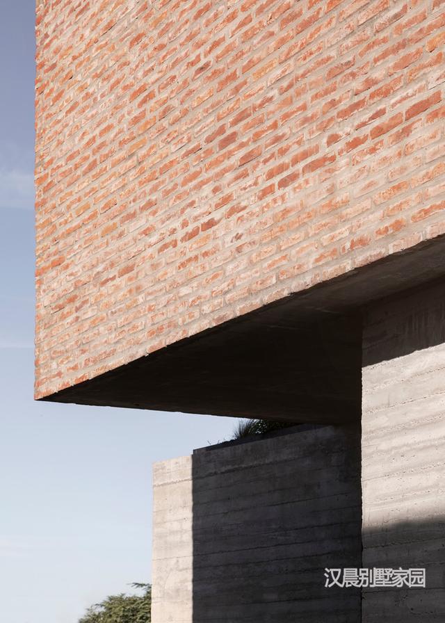 國外二層個(gè)性別墅效果圖，符合中國人的喜歡嗎