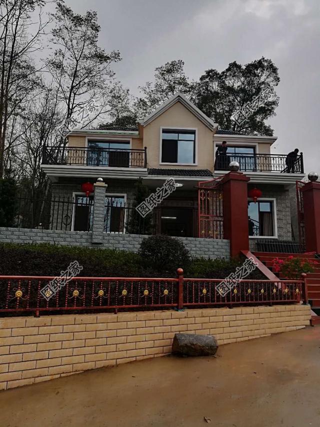 圖紙之家建房案例：20萬(wàn)修建別墅不是夢(mèng)，楊女士這款別墅就是最好的證明