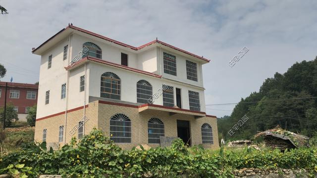 陜西回農(nóng)村自建房，48萬(wàn)建3層小樓，超值