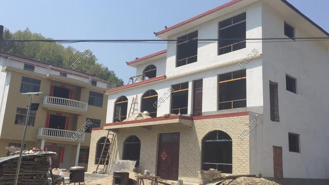 陜西回農(nóng)村自建房，48萬(wàn)建3層小樓，超值