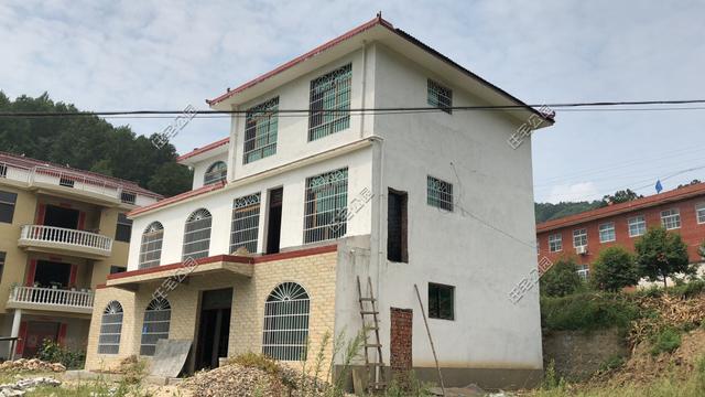 陜西回農(nóng)村自建房，48萬(wàn)建3層小樓，超值