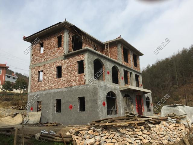 陜西回農(nóng)村自建房，48萬(wàn)建3層小樓，超值