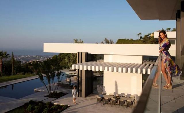 全球頂級別墅，售價(jià)2.5億，從沒見過這么驚艷的泳池