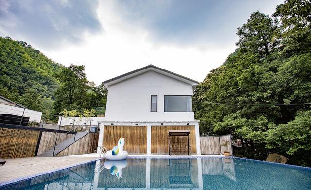 不容錯過的民宿實景圖，聯(lián)排式小別墅樣式