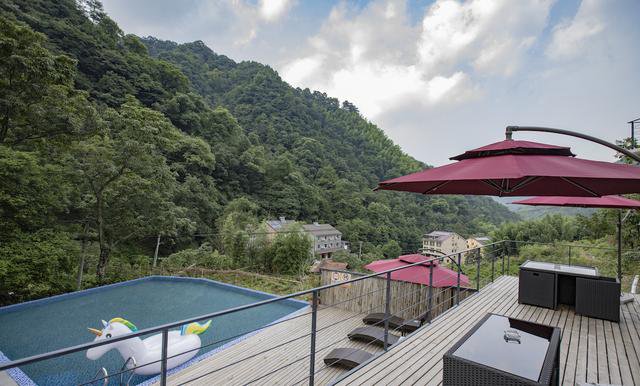 不容錯過的民宿實景圖，聯(lián)排式小別墅樣式