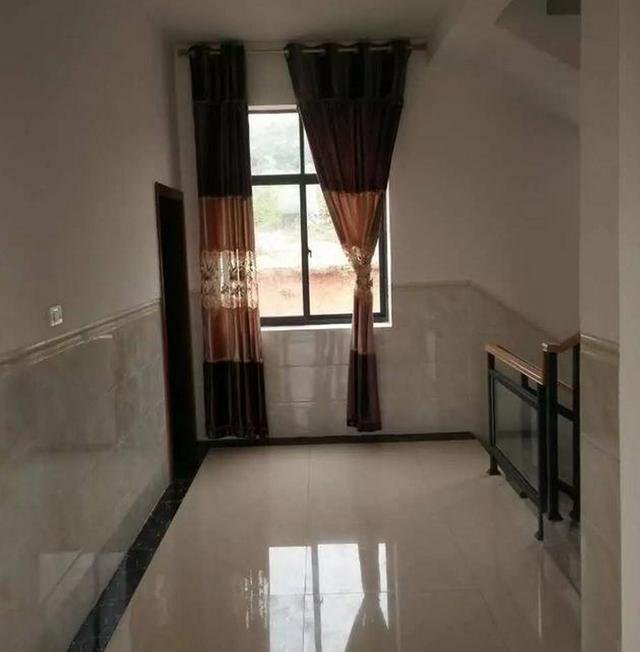 農(nóng)村三層平屋頂樓房建造實拍，完工圖真漂亮，總共花了59萬