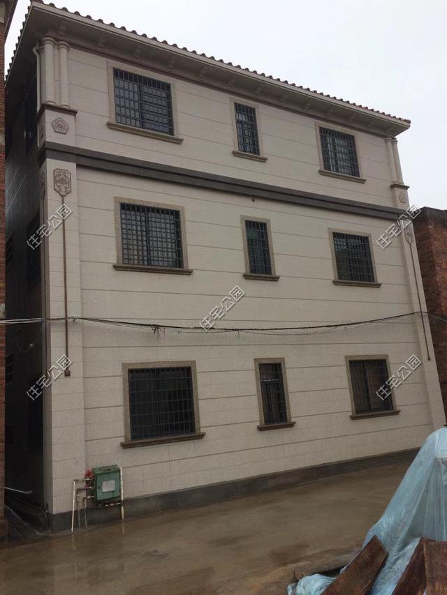 3層別墅還有小院，19萬就搞定，我是不信？你呢