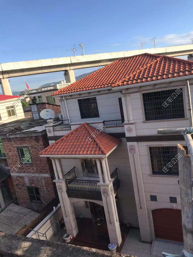 3層別墅還有小院，19萬就搞定，我是不信？你呢