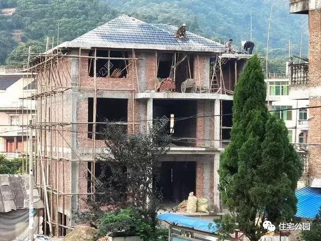 農(nóng)村自建房屋頂這樣做，不做防水也不漏