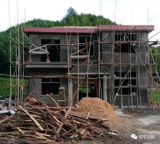 農(nóng)村自建房屋頂這樣做，不做防水也不漏