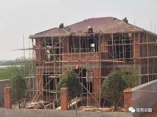 農(nóng)村自建房屋頂這樣做，不做防水也不漏