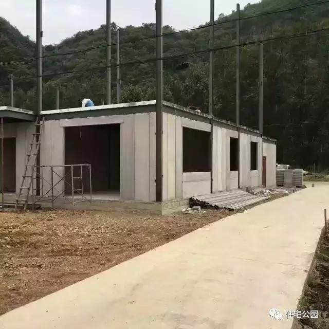 農(nóng)民自建房鋼結(jié)構(gòu)別墅，每平米造價(jià)僅1500，還做什么磚混框架！