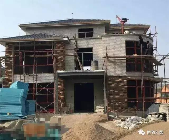 農(nóng)民自建房鋼結(jié)構(gòu)別墅，每平米造價(jià)僅1500，還做什么磚混框架！