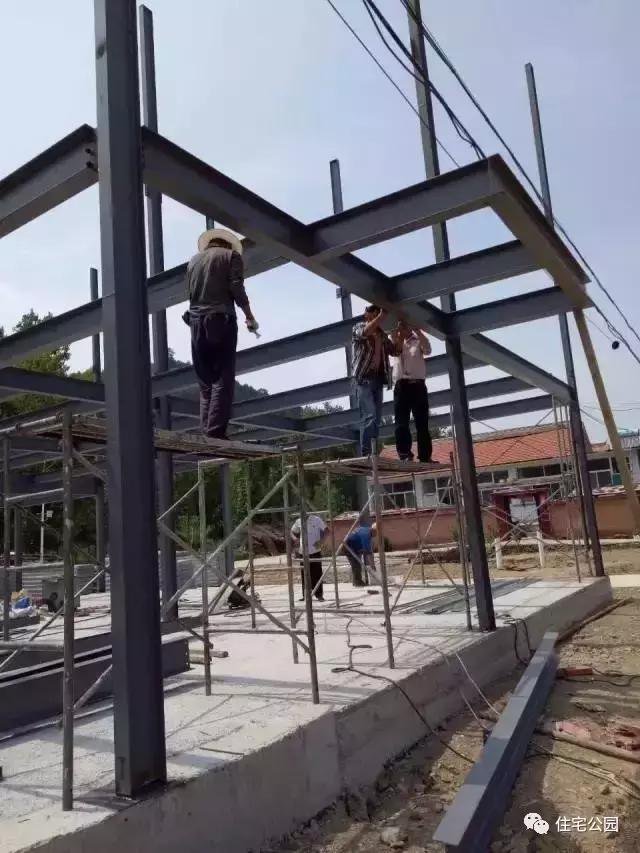 農(nóng)民自建房鋼結(jié)構(gòu)別墅，每平米造價(jià)僅1500，還做什么磚混框架！