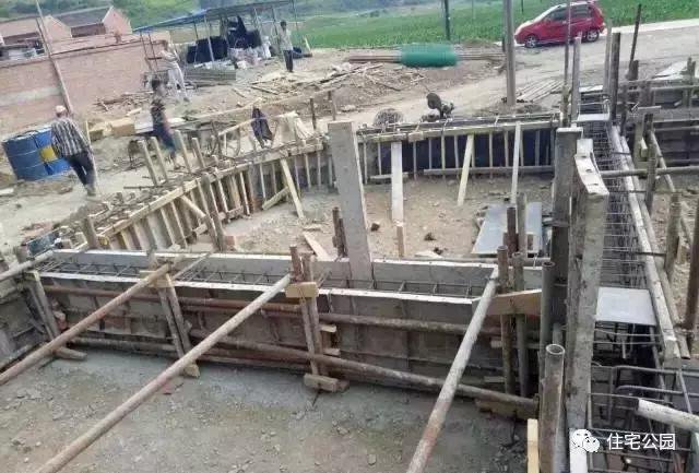 農(nóng)民自建房鋼結(jié)構(gòu)別墅，每平米造價(jià)僅1500，還做什么磚混框架！