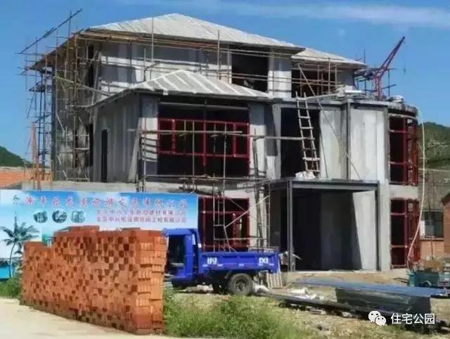 農(nóng)民自建房鋼結(jié)構(gòu)別墅，每平米造價(jià)僅1500，還做什么磚混框架！