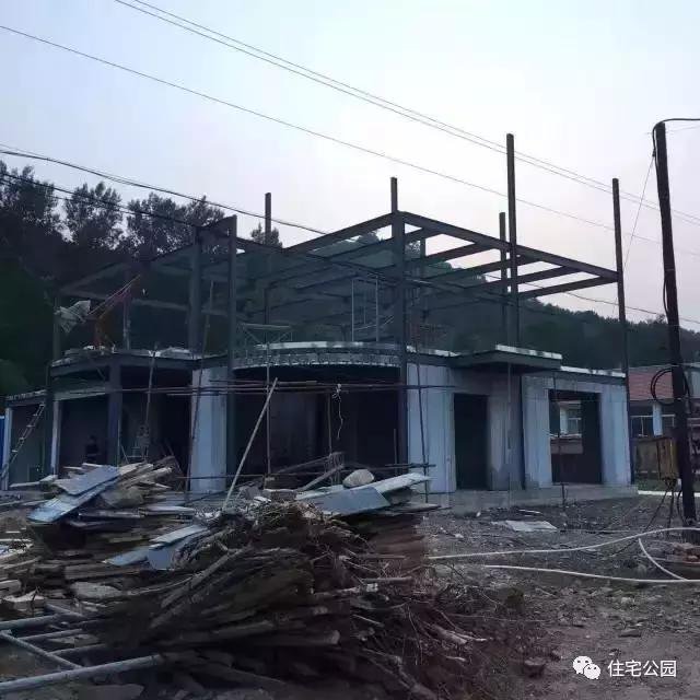 農(nóng)民自建房鋼結(jié)構(gòu)別墅，每平米造價(jià)僅1500，還做什么磚混框架！