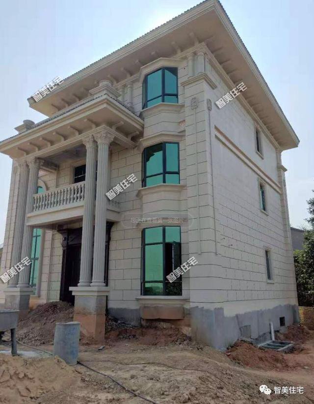 驚艷的歐式三層豪宅設(shè)計戶型方案圖，主體+外裝70萬