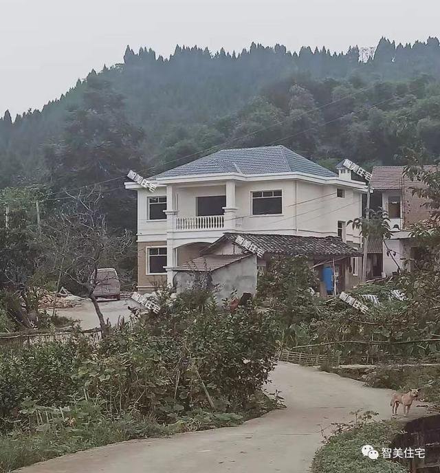 占地120平簡約普通二層自建房子設計圖，30萬內(nèi)，完工圖更漂亮