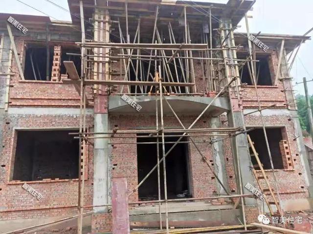 占地120平簡約普通二層自建房子設計圖，30萬內(nèi)，完工圖更漂亮