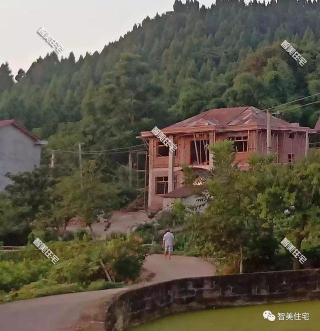 占地120平簡約普通二層自建房子設計圖，30萬內(nèi)，完工圖更漂亮