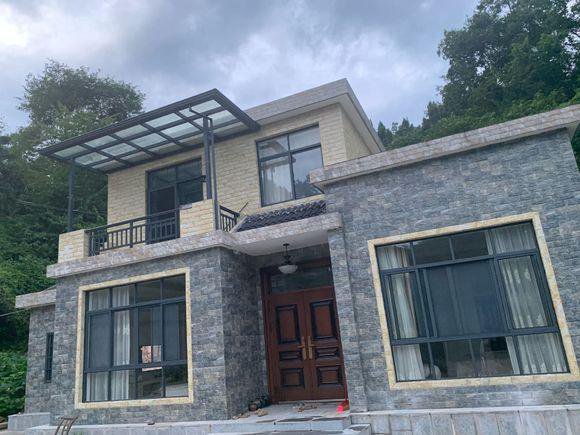 80萬回老家建兩層小別墅含內(nèi)部裝修，鄰居看完都說很實(shí)用