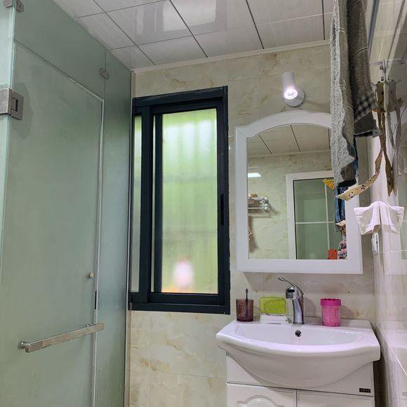 80萬回老家建兩層小別墅含內(nèi)部裝修，鄰居看完都說很實(shí)用