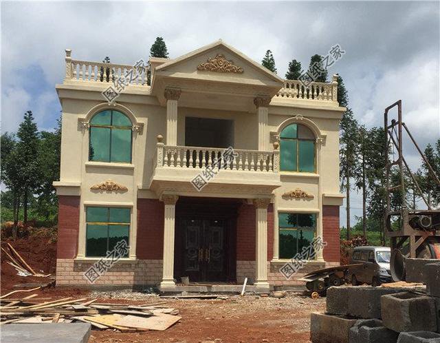 二層農(nóng)村自建房實(shí)拍圖，仔細(xì)對(duì)比效果圖后，沒想到是這樣的